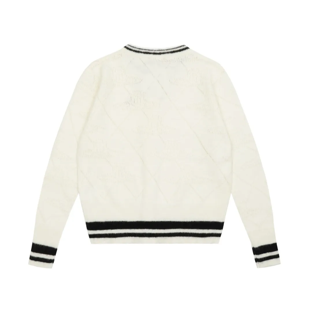VIVI126 vivienne west wood 24 new style hollow pattern inscribed pattern heavy industry design knitted cardigan. The hollow pattern is Saturn, very special. Queen Mother of the West Vivian heavy industry show limited cardigan knitted sweater wool 2024 autumn latest style Size: S -M- L Color: white black